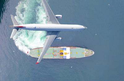 茶具套装（茶壶、茶杯、茶叶罐）经过中国上海飞机运输送到伊比沙岛