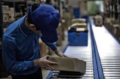 多层实木板应用深圳全球物流完整送达印度尼西亚雅加达