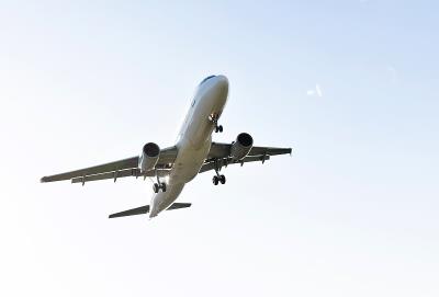 中国上海至巴塞罗那 (Barcelona)的蒙古族马头琴使用国际多式联运14天送到