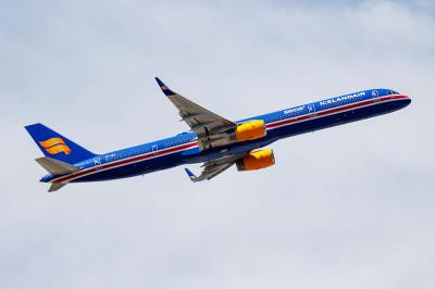 飞科剃须刀经过中国武汉普货空运速递到西班牙塔拉戈纳