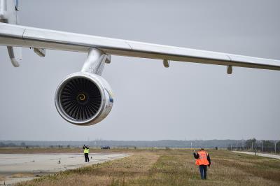 中国成都到西班牙阿维莱斯的金属制品使用门到门空运5天内送到