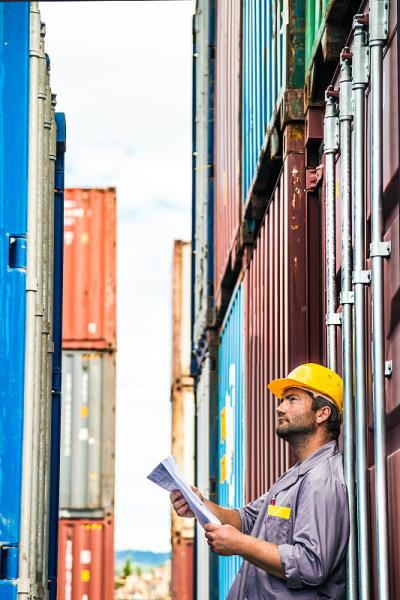 监控补光灯借用基隆轮船运输快送到卡塔赫纳 (Cartagena)