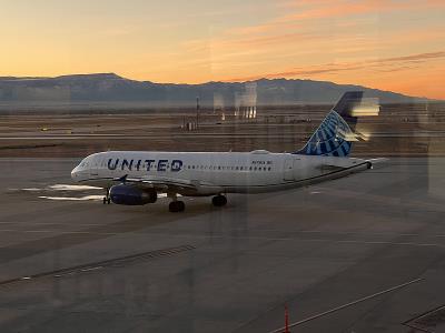 中国北京液晶显示器采用国际航空货运14天内速递到费罗尔