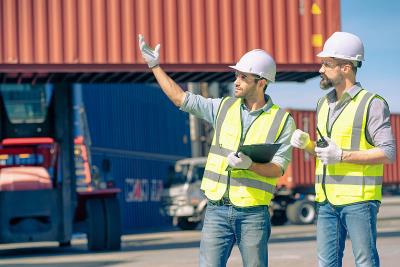 智能手机借用中国青岛LCL海运递送到塞维利亚