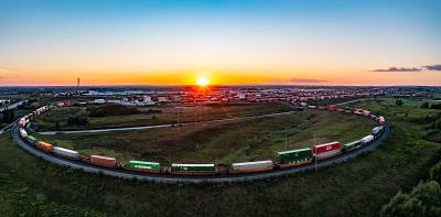 文具通过广州国际空运送达西班牙加的斯