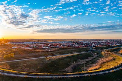 中国中山沙发/椅子/凳子使用空运物流专线7天内配送到西班牙塞维利亚