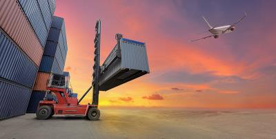 贝亲奶瓶借助中国青岛空海联运配送到西班牙希洪