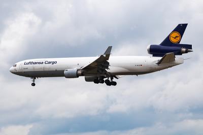 红花籽粕经大连空海联运运输到费罗尔