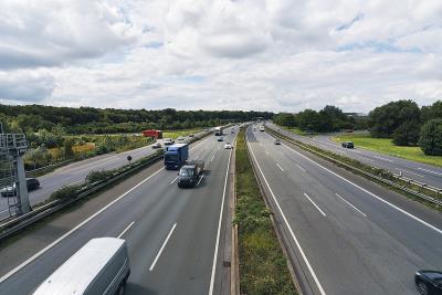 微波通信设备经广州拼箱海运送抵加的斯