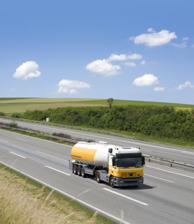 羽绒服借用中国深圳LCL海运速递到巴塞罗那 (Barcelona)