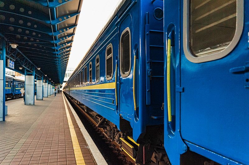 寄快递到西班牙多少钱