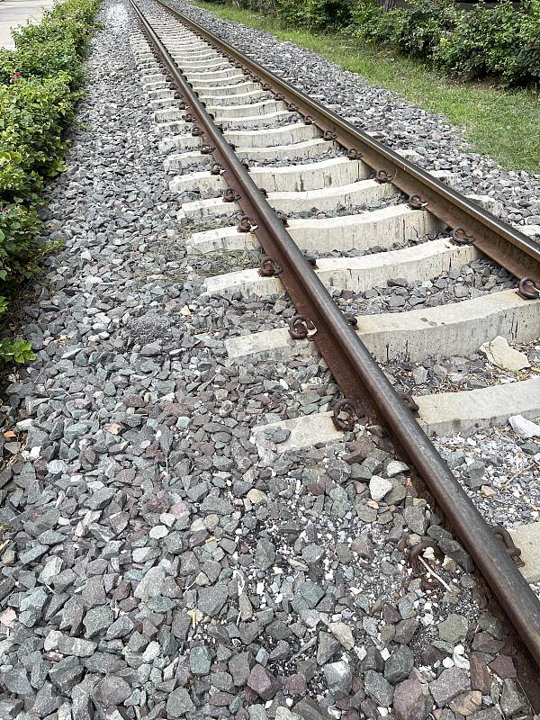 国际物流向海关报关需要提交哪些资料？