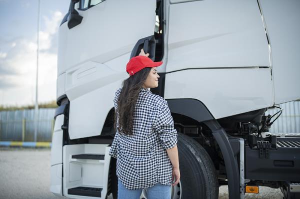 中国到西班牙运输路径分析