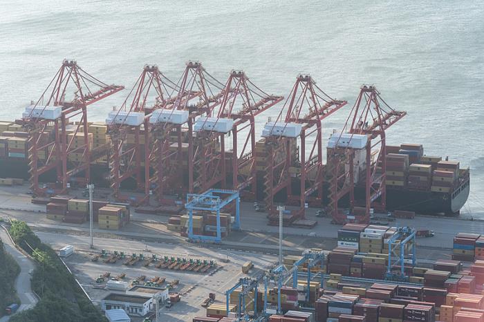 从中国寄快递到美国，用什么快递方式比较划算？