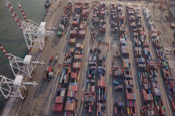 中国到西班牙海运需要多久，费用是多少