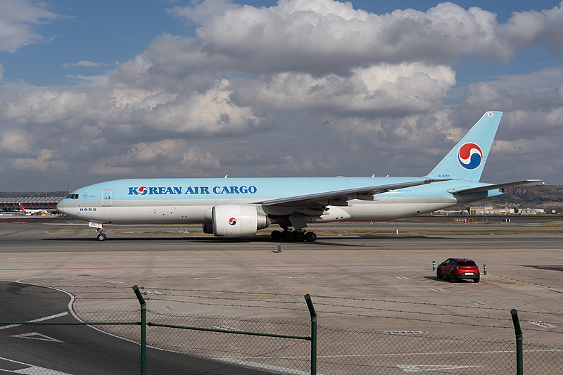 西班牙内置锂电池空运多少钱