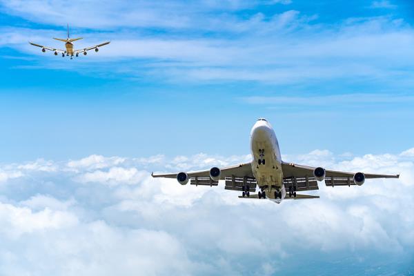 西班牙蓄电池空运价格多少